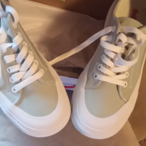 Soft Moc vegan leather running shoes  7.5 sage color NWT - Picture 4 of 7